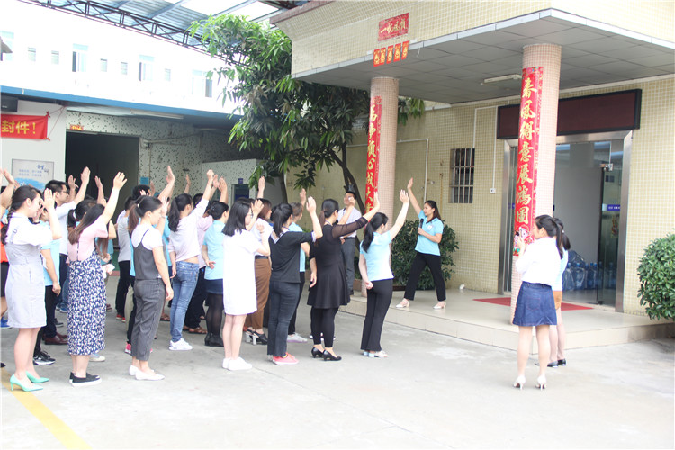 胡金花用自己的行動證明了，她在這次培訓(xùn)中所學(xué)習(xí)到內(nèi)容，更傳遞了“愛”的精神理念。