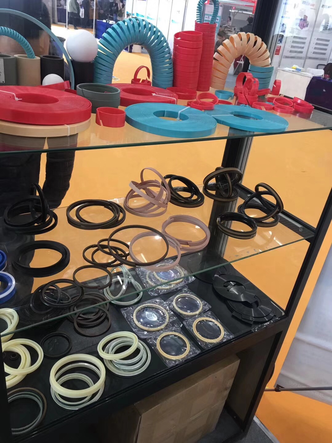 各行業(yè)的密封件產品展示